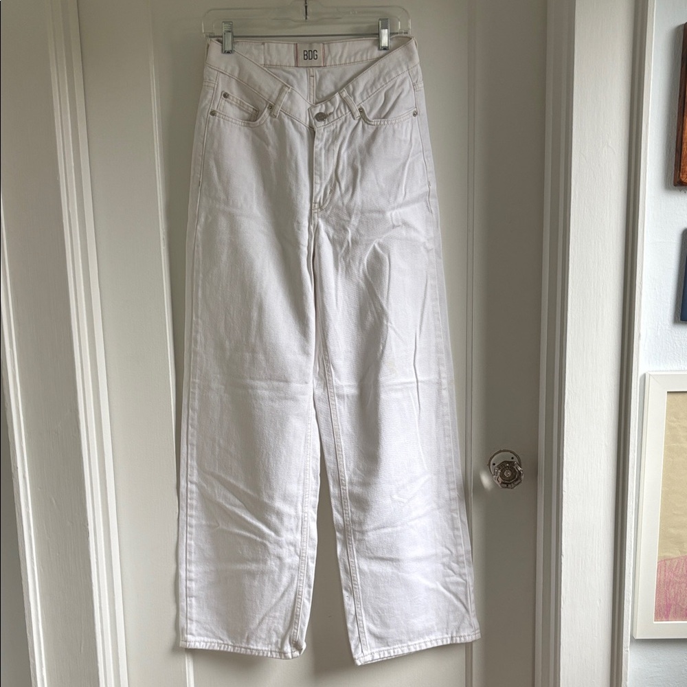 BDG Cream Stitch Detail Jeans